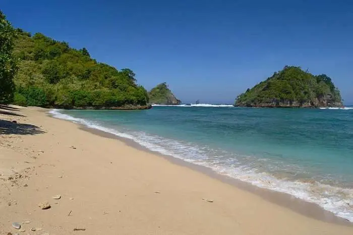 Gatra Beach, the Charm of a Beautiful and Beautiful Beach in Malang