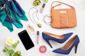 The 10 Best Accessories to Complement a Minimalist Wardrobe